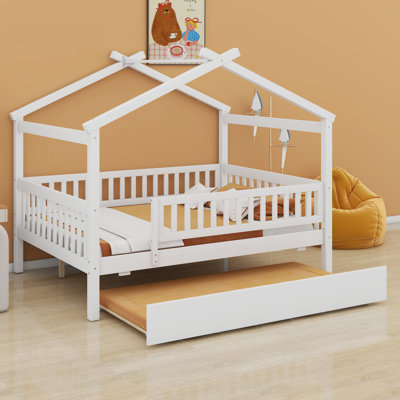 Lit en bois avec couchette