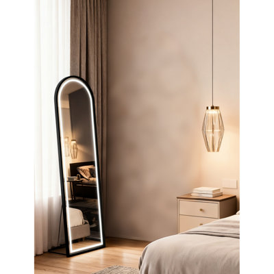 Miroir pleine grandeur à fixation murale 63 "x 20" à haute réflectivité et finition lisse pour une chambre à coucher 3 pièces