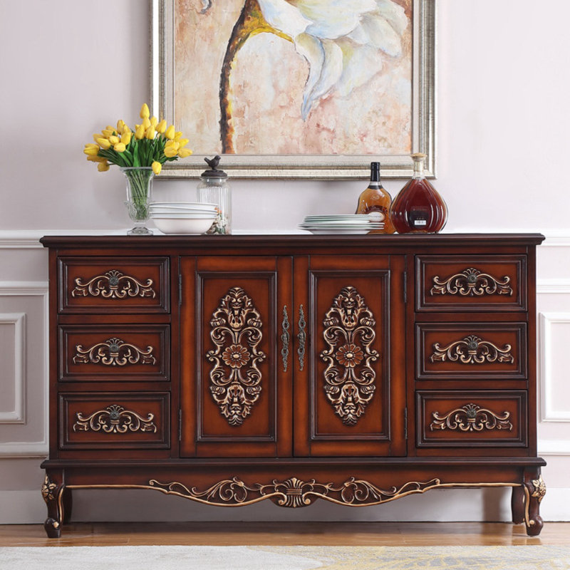 Buffet de style européen avec peinture rétro