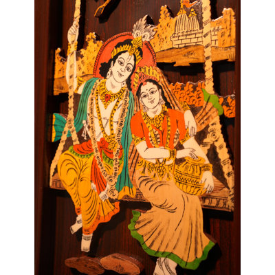 Panneau mural incrusté en bois de 31 po Radha Krishna