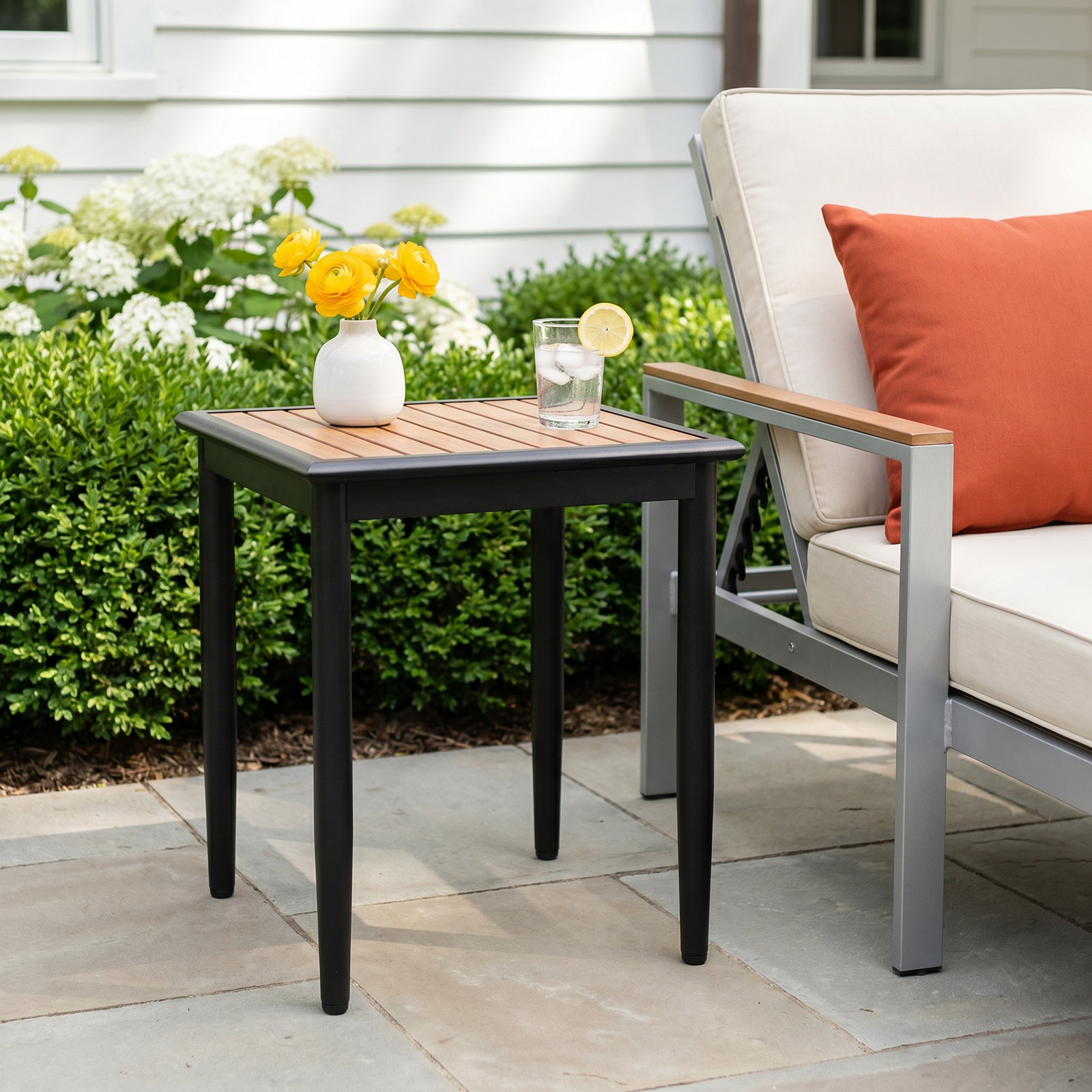 Limetta 19'' Resin Outdoor Side Table