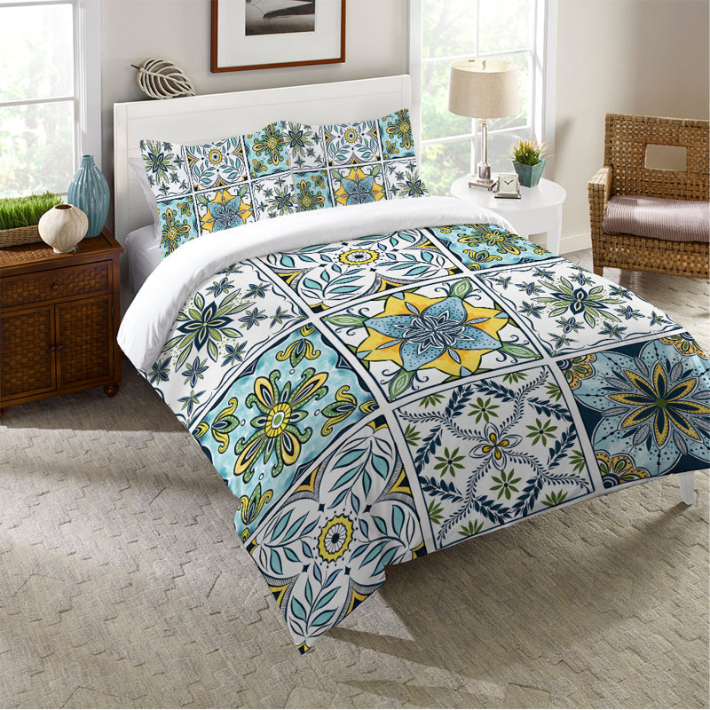 Édredon Blue Sunrise Medallion par Laural Home, Très grand