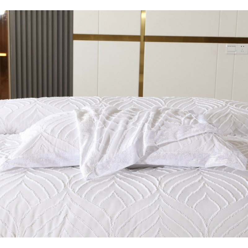 Chelsea Tufted Crushed Velvet Bedspread Set – Luxurious Soft Quilted Bedding with Matching Pillow Shams, Elegant Velvet Comforter Coverlet Set