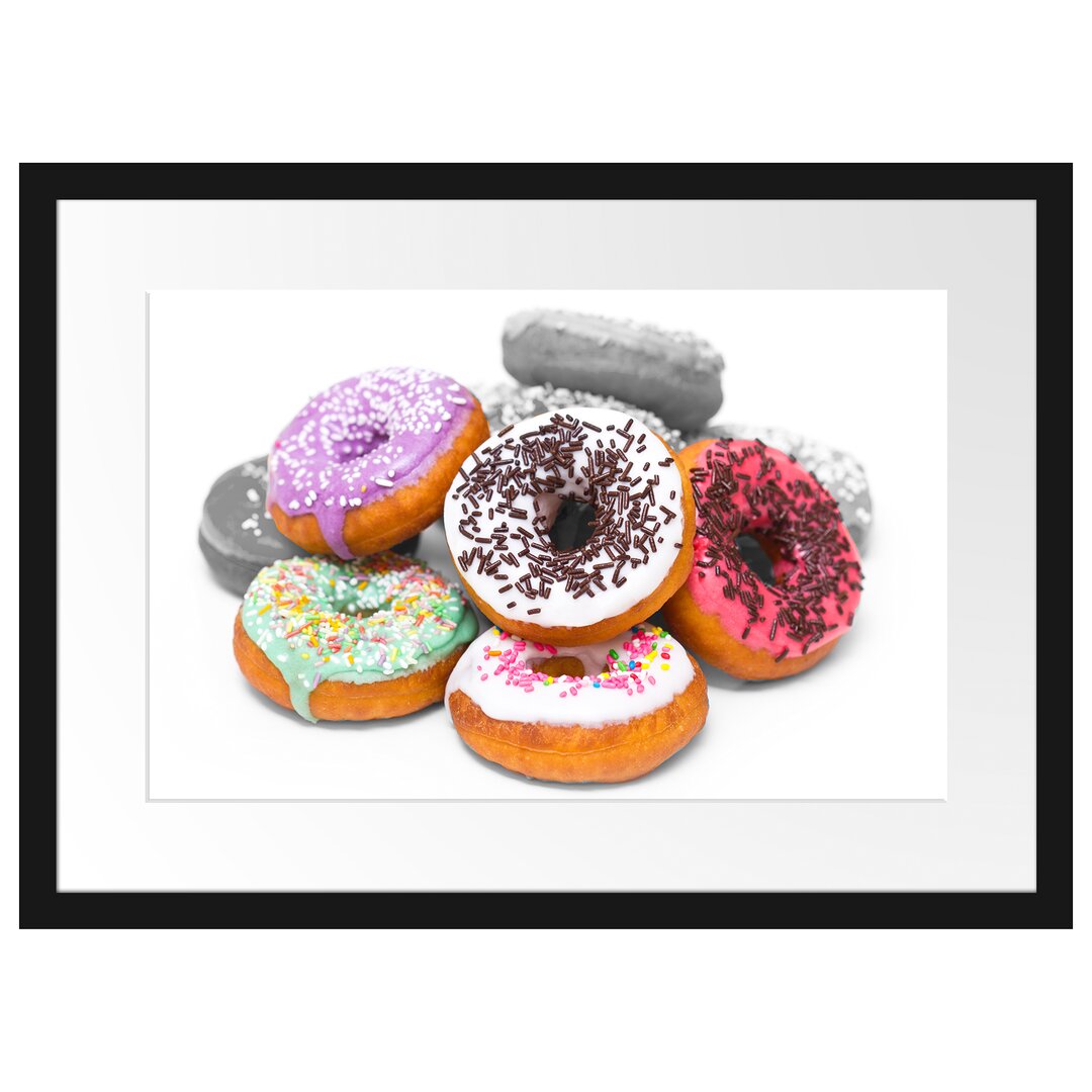 Gerahmtes Fotoposter "Glasierter Donut mit Streuseln