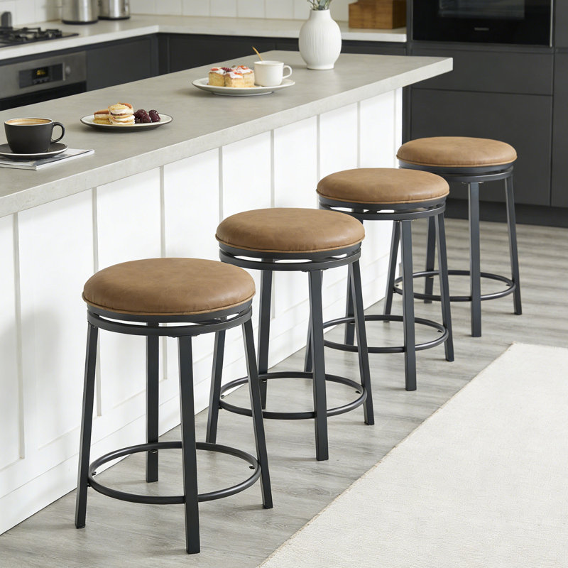 Ensemble de tabourets de bar à hauteur de comptoir de 4 tabourets pivotants de 23 po avec siège en similicuir et structure en métal pour îlot de cuisine, bar pour le petit déjeuner, café - brun