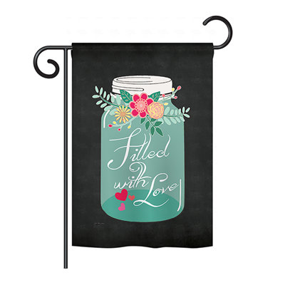 Ensemble de drapeaux de jardin décoratifs verticaux remplis d'amour 13 pi x 18,5 po Valentines Impressions