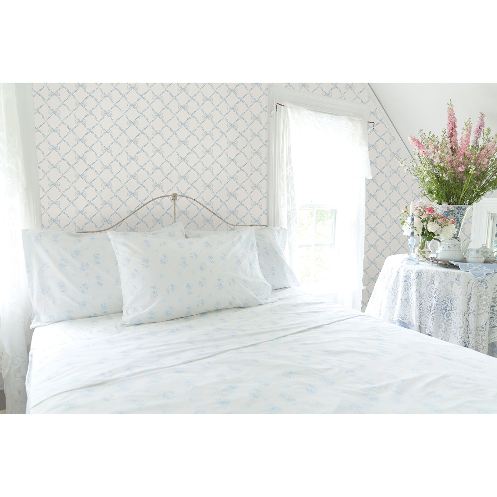 Baby Bow Peel & Stick Wallpaper Roll, Blue