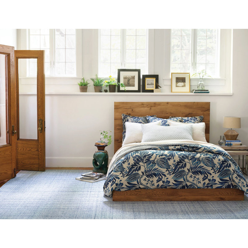 Harris Hand Micro Hooked Wool Rug, Rectangle 9'6" x 13'6", Blue/Ivory