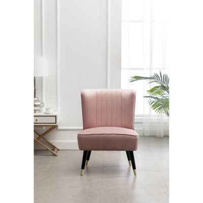 Chaise d'appoint rose - modèle, rembourrage en mousse épaisse, revêtement en velours, dossier et côtés courbés avec surpiqûres, pieds en bois d'hévéa noir et galvanoplastie dorée, style l 24 po x P 26 po