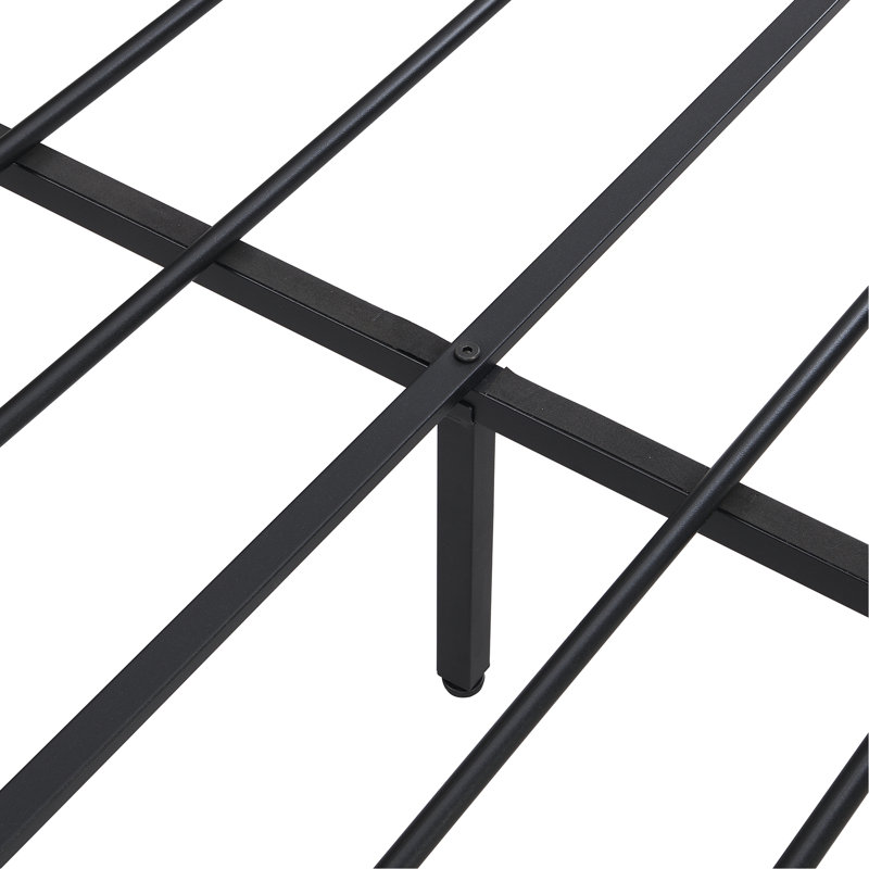 Lit plateforme en métal avec tête de lit en bois et, fixation, sommier non indispensable, possibilité de rangement sous le lit, technique d'assemblage silencieuse, extrémités noires et brunes, connexion, pas besoin de