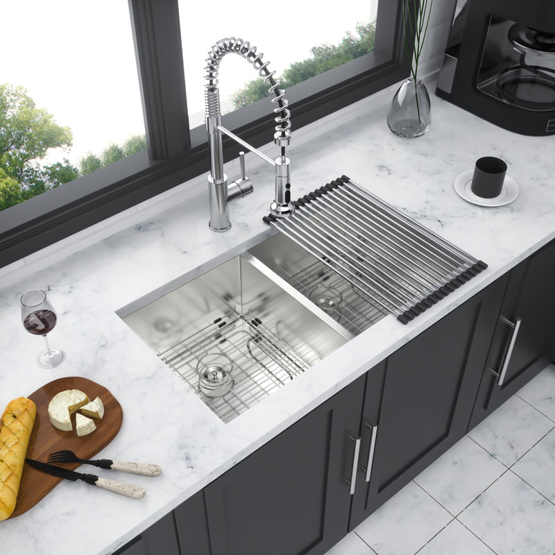 Exceptional Functionality Stainless Steel Elegant Undermount Kitchen Environment
