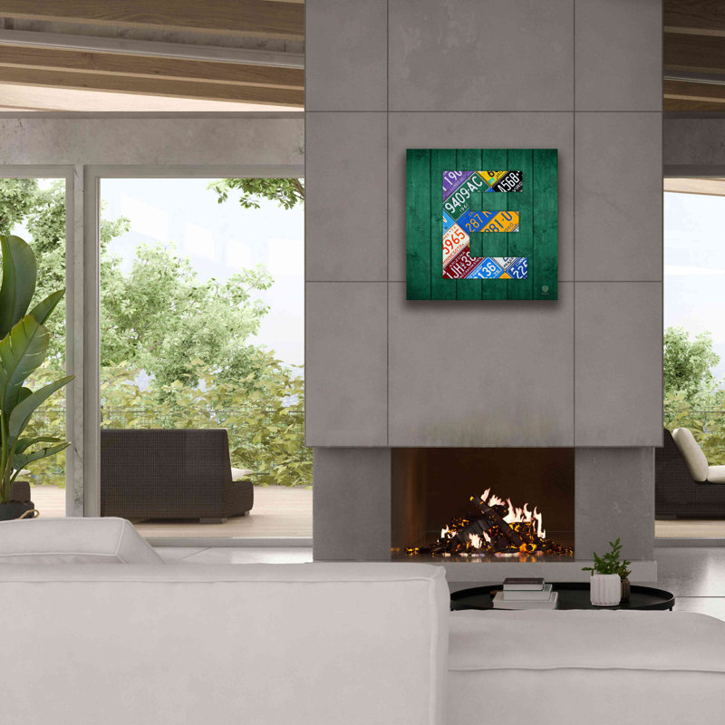 «E» par Design Turnpike, estampe numérique sur toile, H 26 po x l 26 po x P 1,5 po