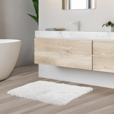 Tapis pour salle de bain rectangulaire en polyester antidérapant Ciarra