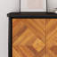 Armoire d'appoint Mid-Century 31,5 "avec portes à chevrons Cartlin - Acacia massif, noir mystique-1571415243