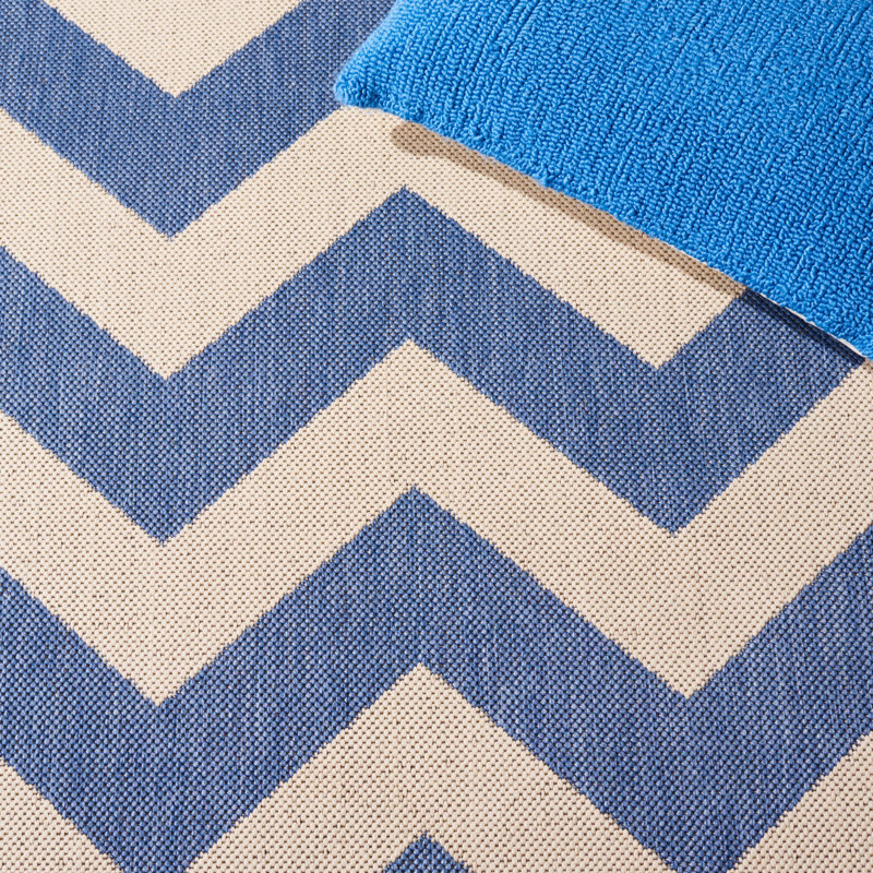 Arneshia Chevron Blue/Beige Indoor / Outdoor Area Indoor/Outdoor Area Rug, Round 6'7"