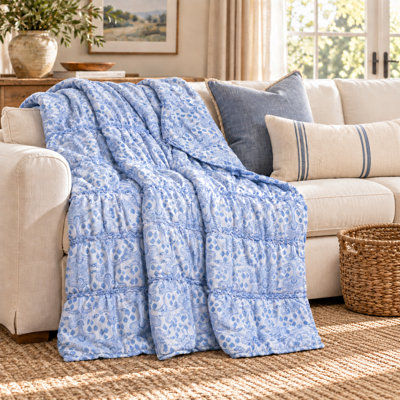 Jeté bleu réversible en microfibre et coton 50 po x 60 po Greenland Home Fashions Helena Ruffle