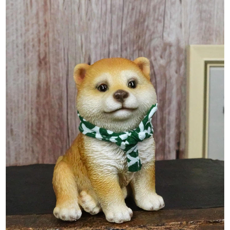 Figurine adorable et réaliste de chiot Shiba Inu japonais avec écharpe