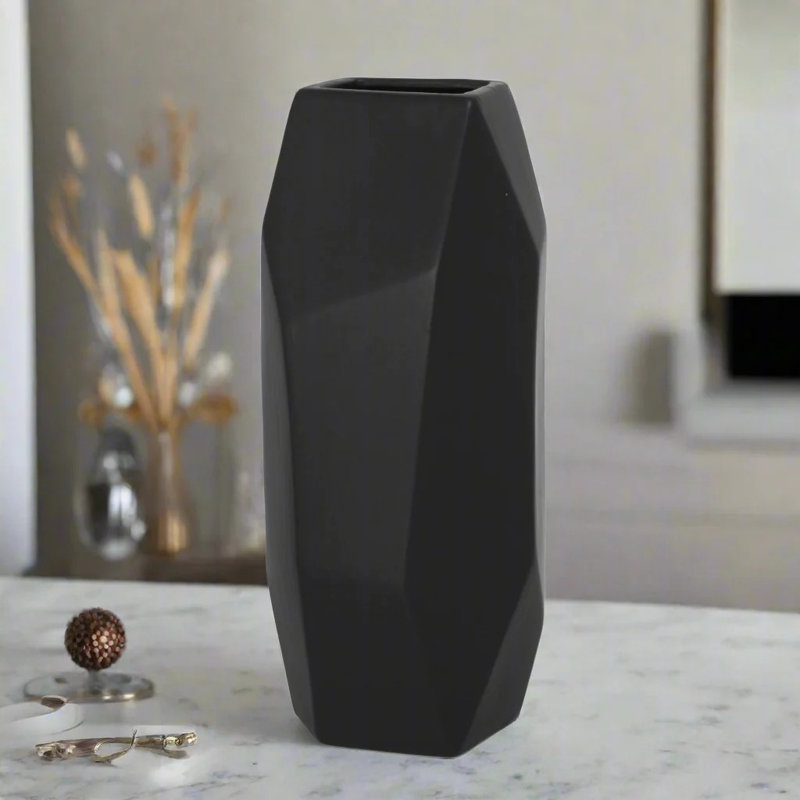 Vase de table en céramique Vinson, H 12 po x l 5,5 po x P 5 po, Noir