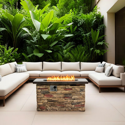 Foyer extérieur rectangulaire en béton de 42 pouces (107 cm) au propane, 50 000 BTU, avec allumage par impulsion et réservoir dissimulé pour terrasse, brûleur en acier inoxydable et contrôle de flamme à deux vitesses.