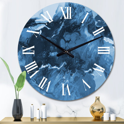 Art liquide dans les tons de bleu foncé II - horloge murale moderne