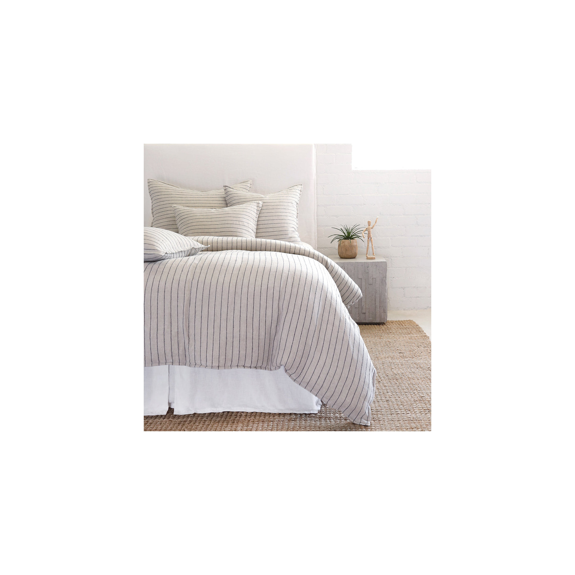 Blake Linen Shams, Flax/Midnight, King