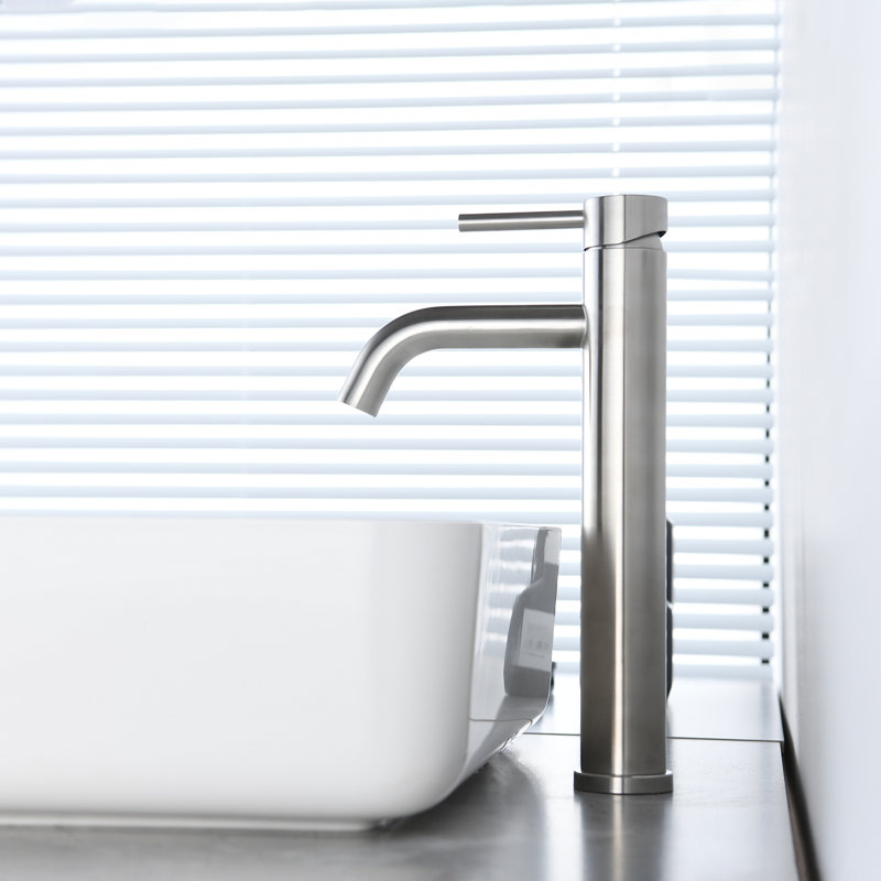 Robinet de lavabo moderne haut, robinet de salle de bain monotrou à poignée unique avec bec courbé, Argent