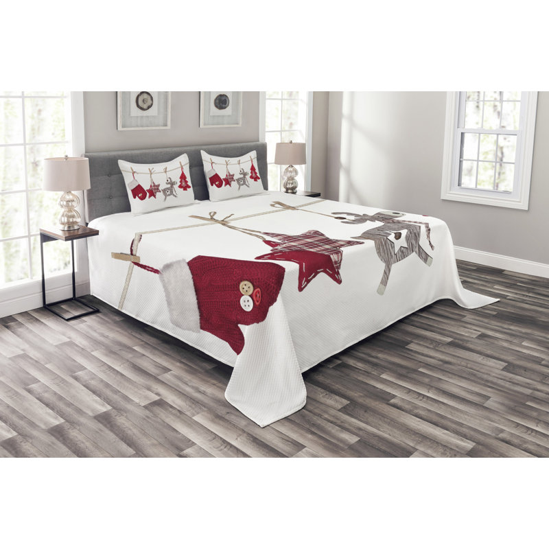 East Urban Home Adellyn Bedspread with Pillowcases, 220 x 264 cm