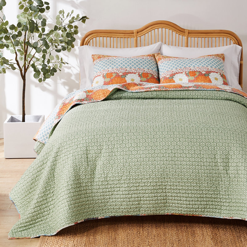 Carlie Twin Cotton Reversible Patchwork Quilt Set