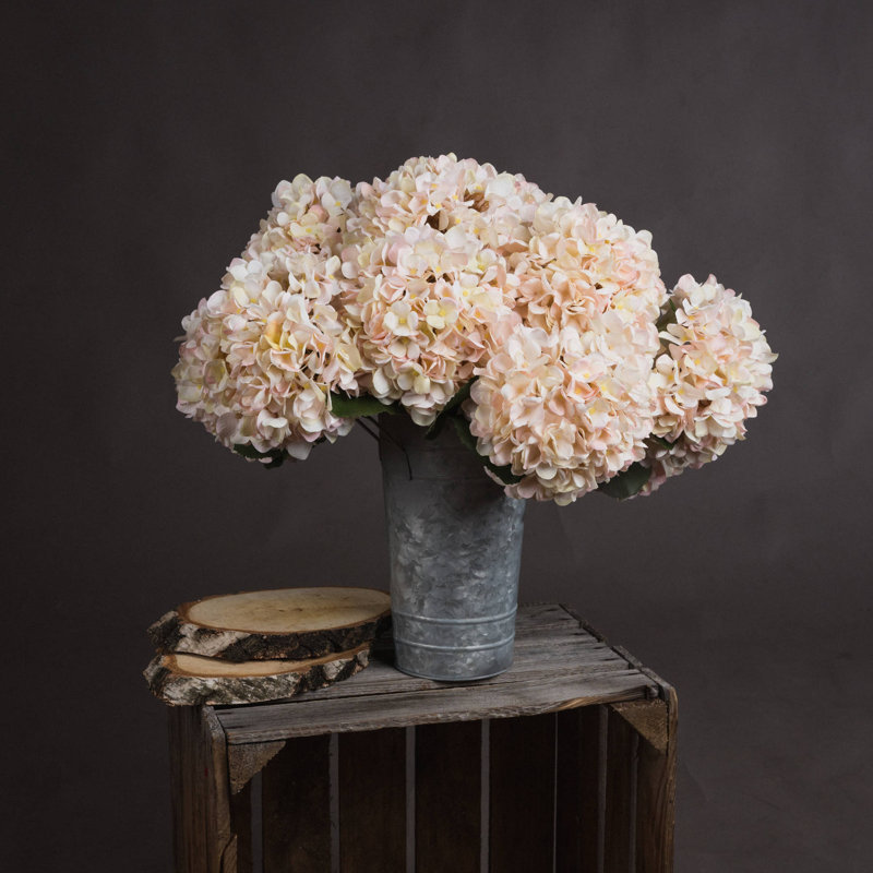 Anastasija Arrangement, 42 cm H x 18 cm W x 18 cm D, Pink