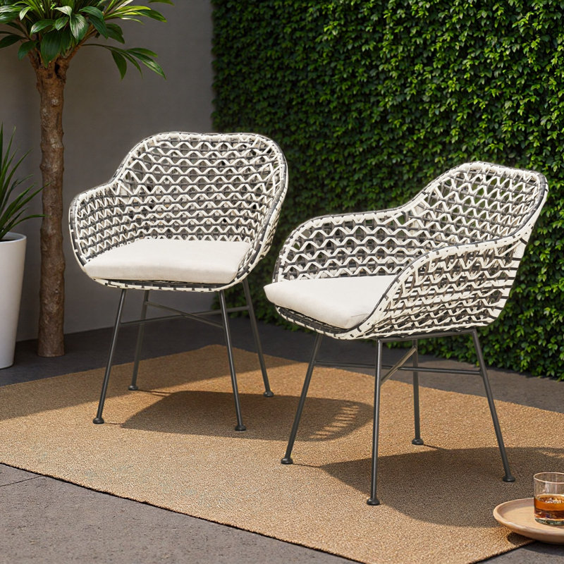 CHAISE