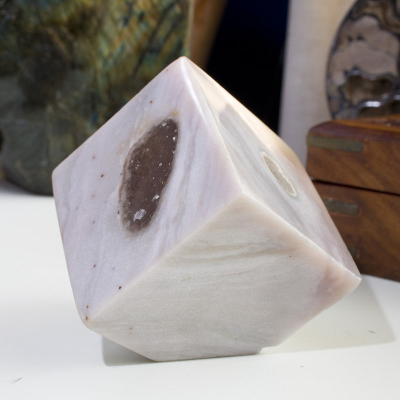 Iliyan Crystal