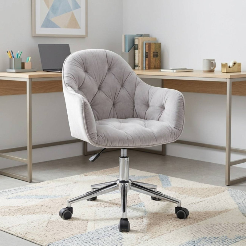 Chaise de bureau en velours pivotant et réglable en hauteur avec base en métal chromé Liwia, gris