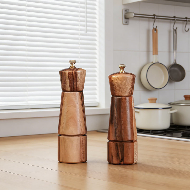 Ensemble de moulins à sel et à poivre en bois d'acacia avec plateau, moulins à céramique et en acier inoxydable réglables pour les épices fraîches, conception de table de cuisine élégante