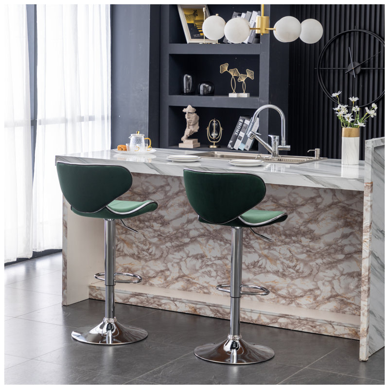 Ensemble de 2 tabourets de bar pivotants réglables en velours Masaccio avec repose-pieds, revêtement vert et base chromée