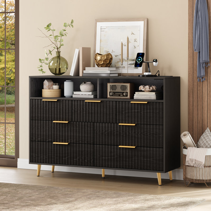 Commode moderne à 7 tiroirs avec lumière DEL et station de charge, commode large avec poignées en métal doré, tablette ouverte