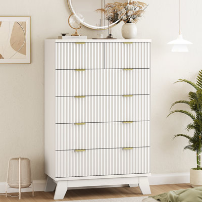 Commode cannelée à 6 tiroirs, commode en bois de 46 po de hauteur avec poignées en métal, meuble télé moderne et rangement pour la chambre à coucher, le salon