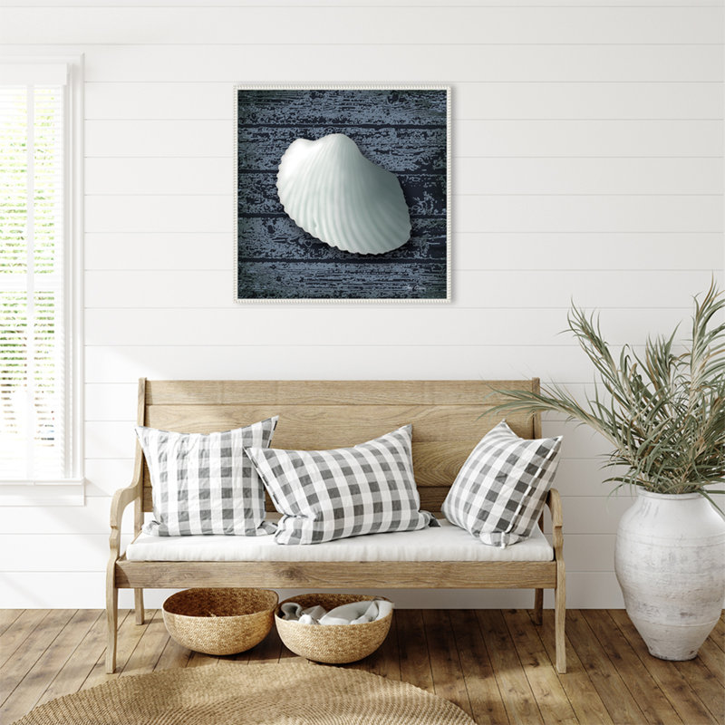 «Seashore Shells Navy I» par Marie Elaine Cusson, reproduction d'art sur toile encadrée, H 30 po x l 30 po