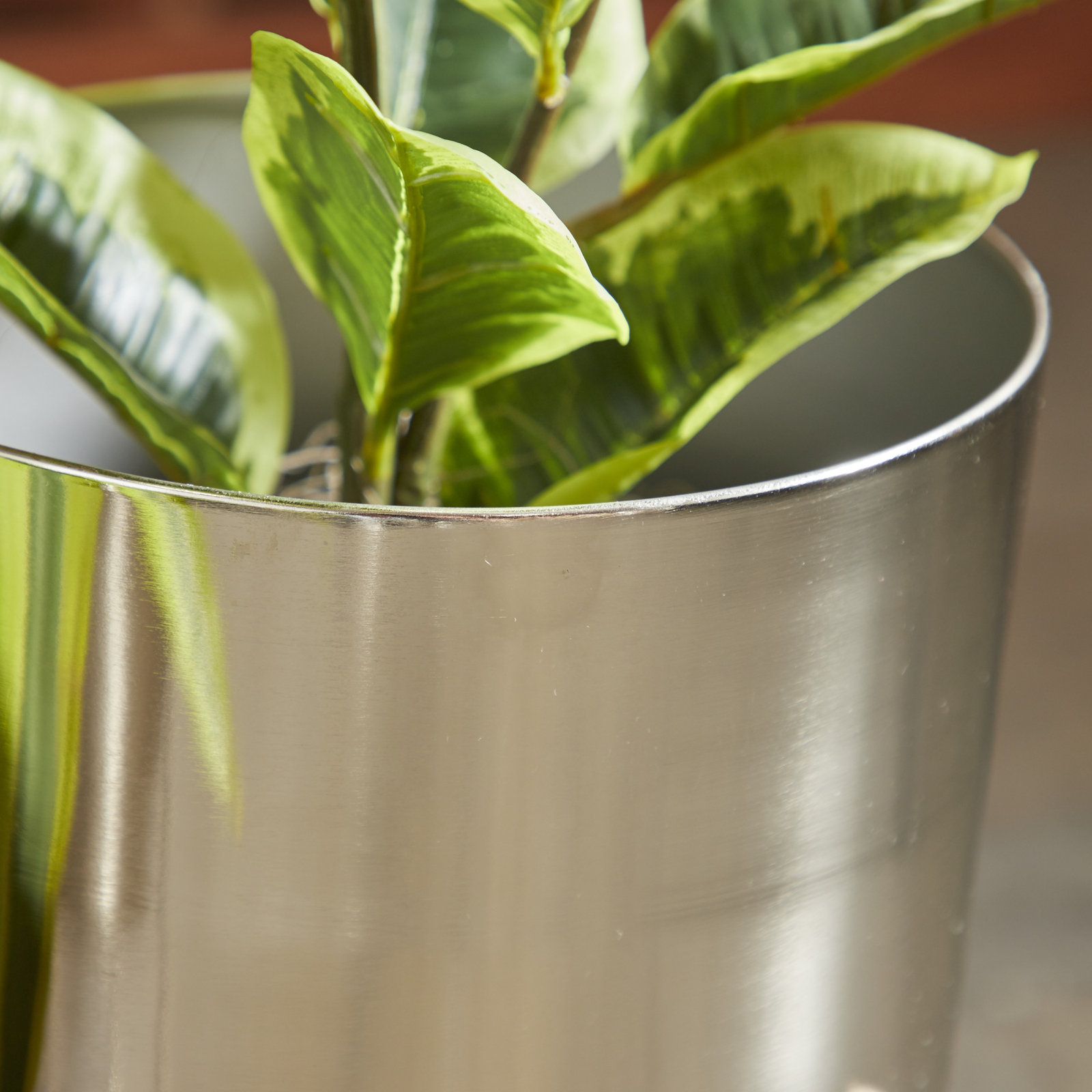Nickson 10" Pot Planter, Silver