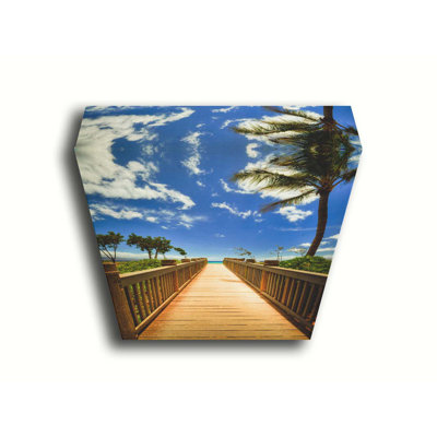 Maui Boardwalk par Kelly Wade. Estampe numérique