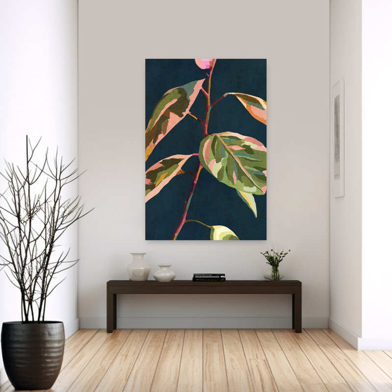 «Evening Floral 3», art abstrait contemporain, plante naturelle, bleu marine, Light Green/Green, 60" H x 40" W