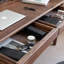Bureau en bois massif de luxe léger-555998929