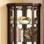 Vitrine de coin lumineuse avec vitrine élégante-113183126
