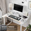 Bureau d'ordinateur en bois blanc-384343912