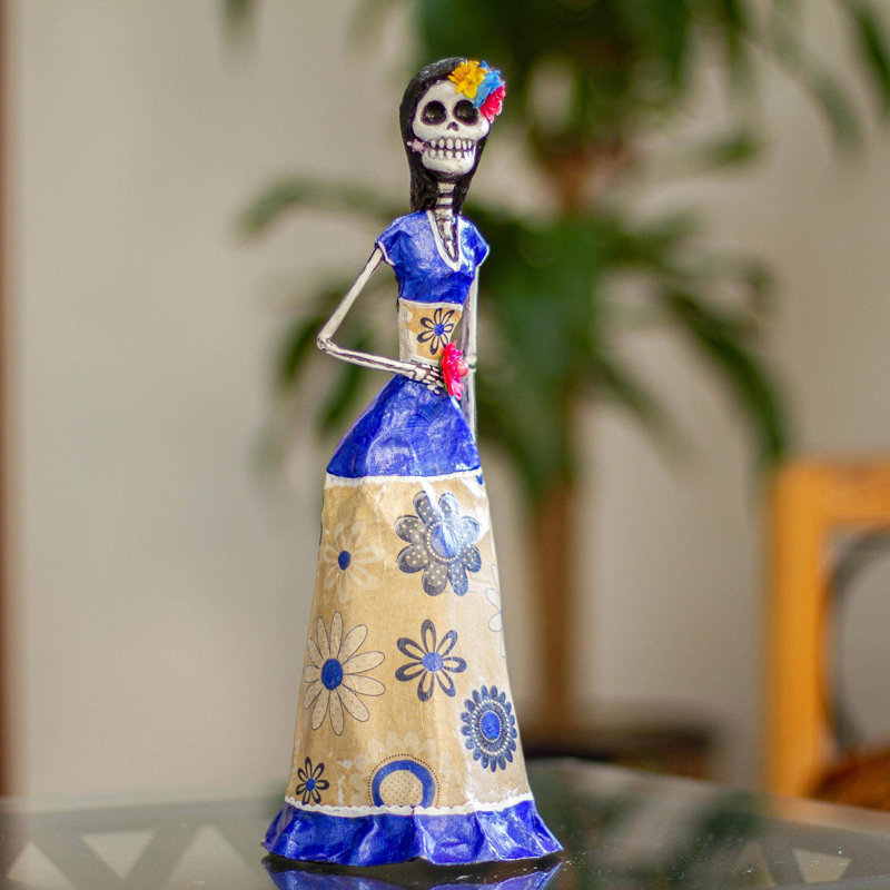 Lurmont People Figurines & Sculptures