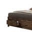 Grand lit en chêne offrant commodité de rangement - sommier tapissier, espace supplémentaire avec profil bas et tiroir Casegood, tablette intégrée dans la tête de lit