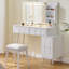 Meuble-lavabo moderne avec lumières DEL et miroir, ensemble de coiffeuse 4 tiroirs avec tabouret, luminosité réglable en 3 couleurs, peu encombrant pour la chambre à coucher, blanc
