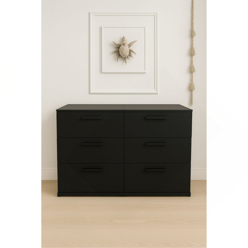 Commode à tiroirs lustrée