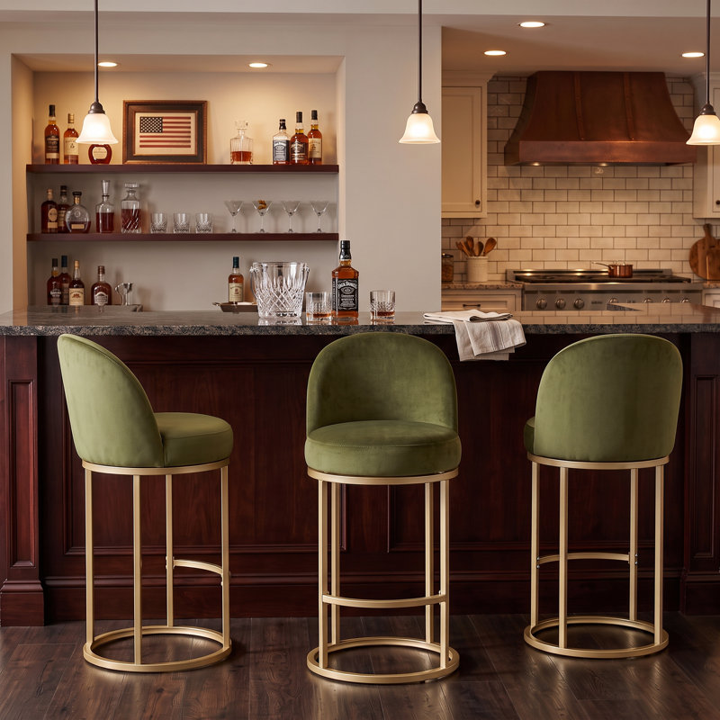Tabouret de bar sculptural pivotant avec base en métal doré et assise en chenille rembourrée, Vert sauge