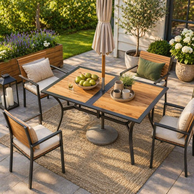 Table de salle à manger rectangulaire 59 po en faux bois 59 po pour l'extérieur, table de patio en acier thermolaqué toutes saisons avec trou pour parasol