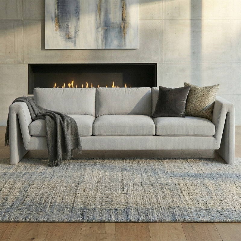 Canapé en velours moderne et minimaliste rembourré avec accoudoirs droits, coussins moelleux profonds et silhouette contemporaine à profil bas pour un confort et un style de salon élevés - 102 po, gris 